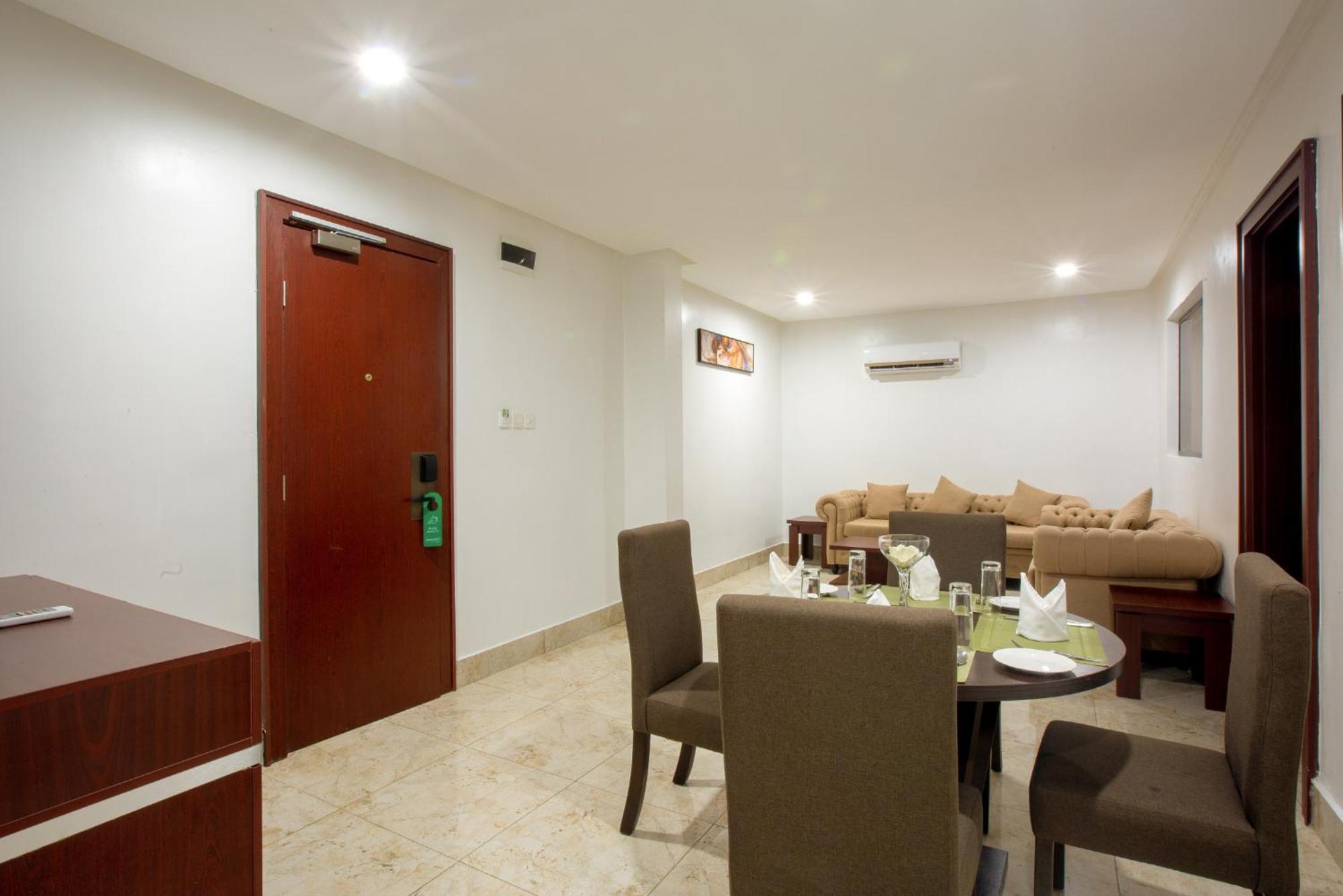 Johnwood Hotel By Bolton Abuja Dış mekan fotoğraf
