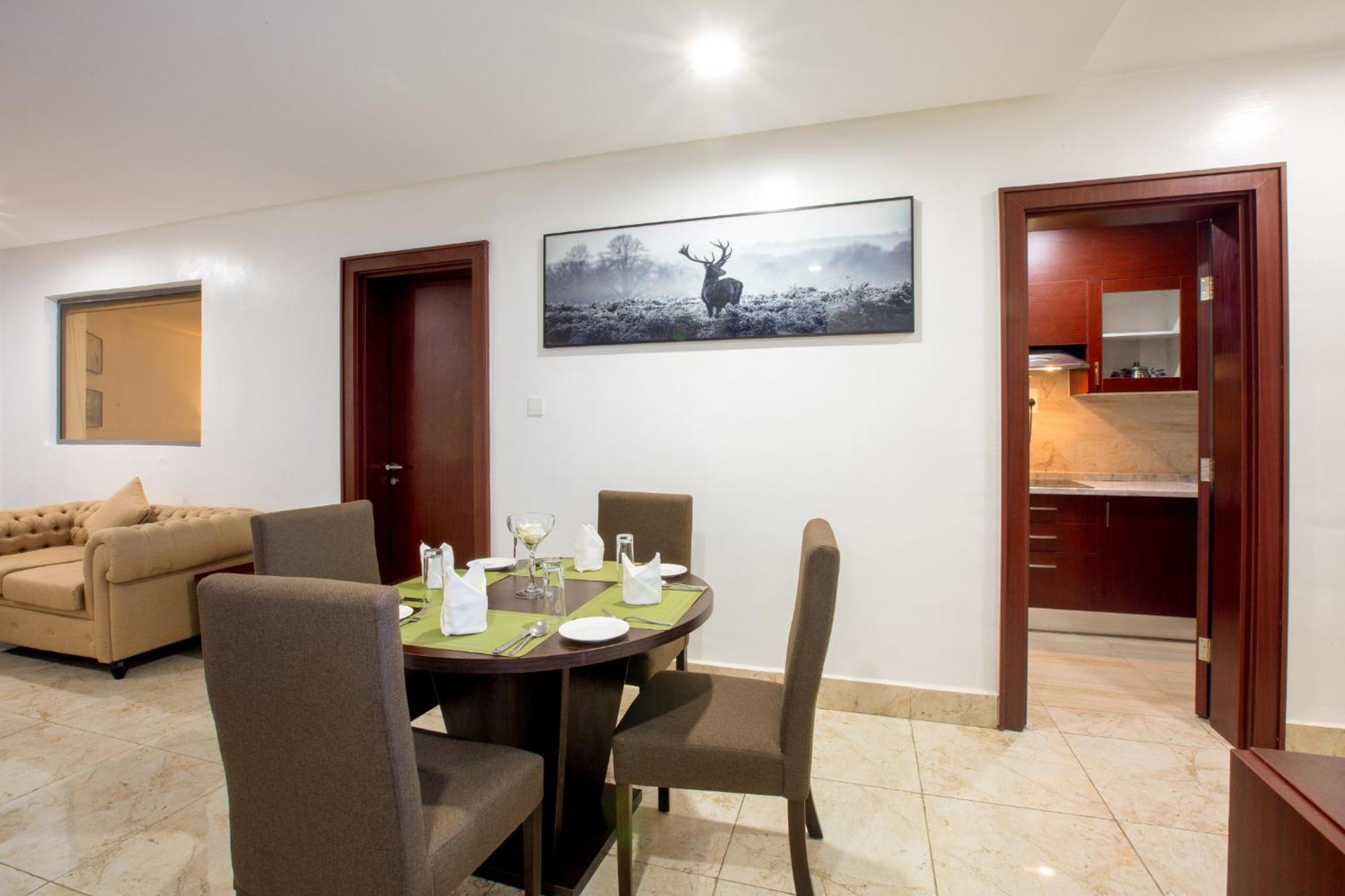 Johnwood Hotel By Bolton Abuja Dış mekan fotoğraf