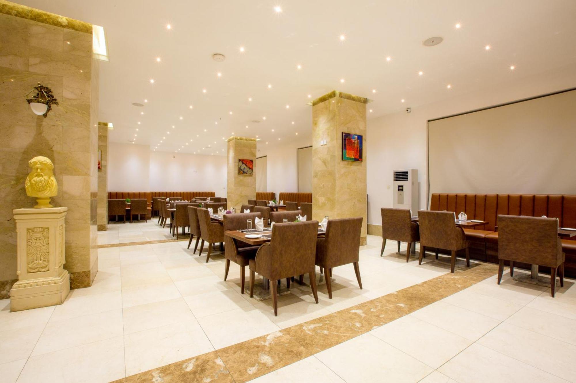 Johnwood Hotel By Bolton Abuja Dış mekan fotoğraf